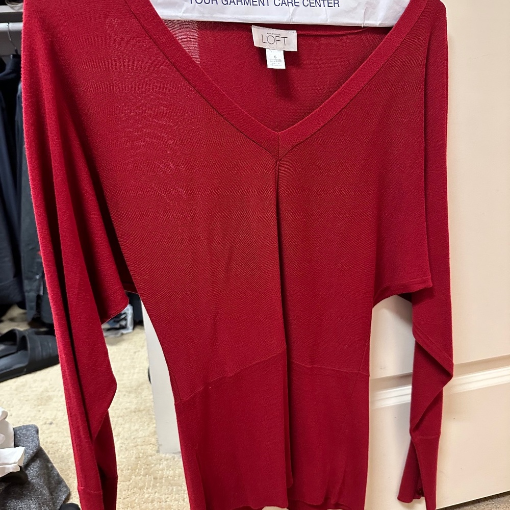 Loft sweater in red with band at bottom